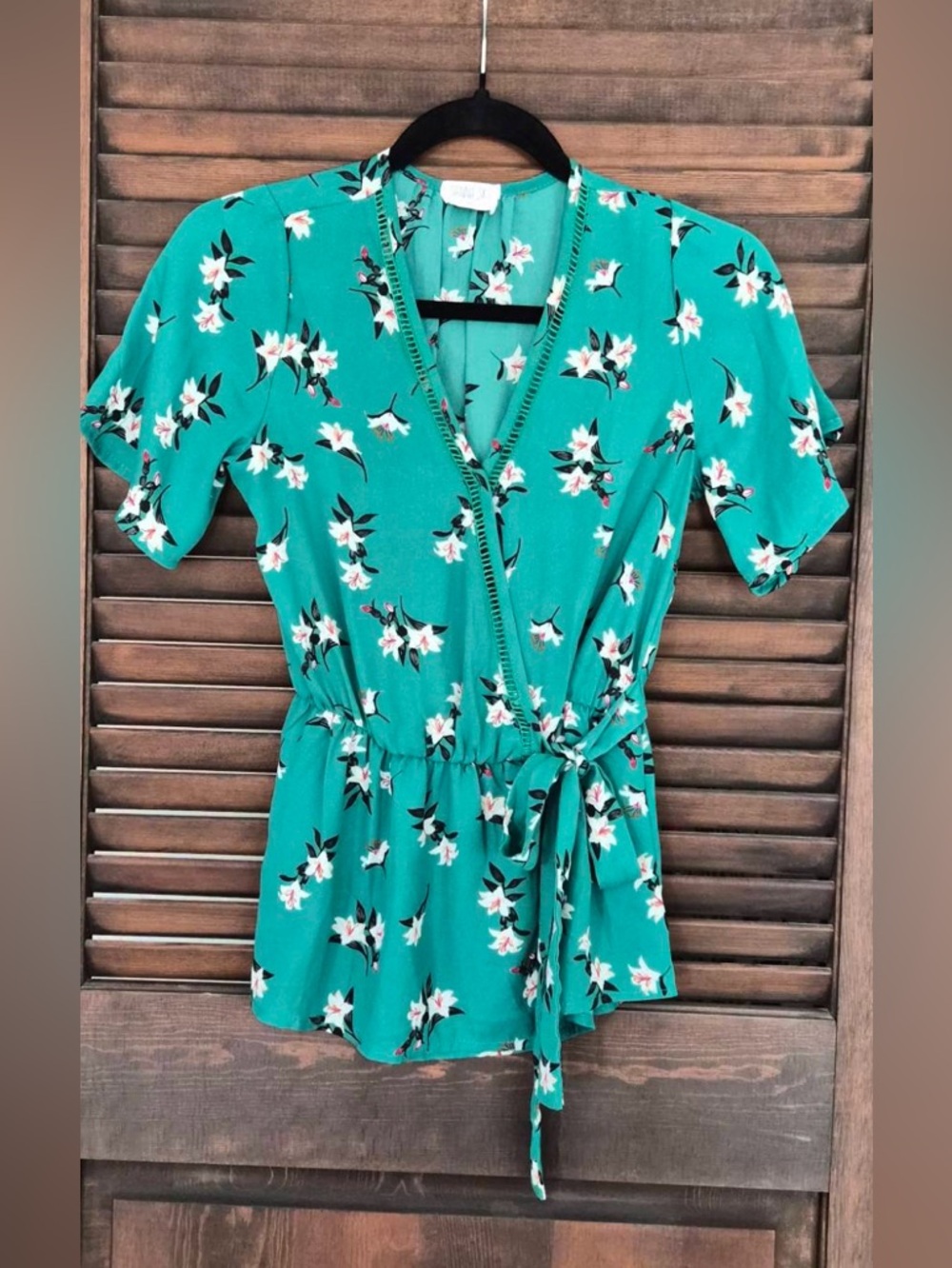 Siena Sky green floral blouse XS